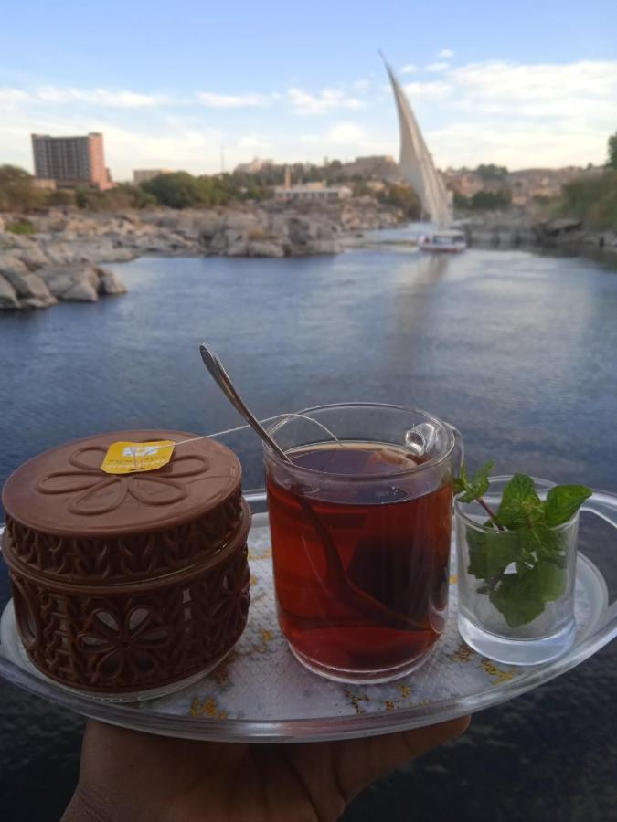 Houseboat Hotel And Nile Cruises Zainoba Asvan Dış mekan fotoğraf