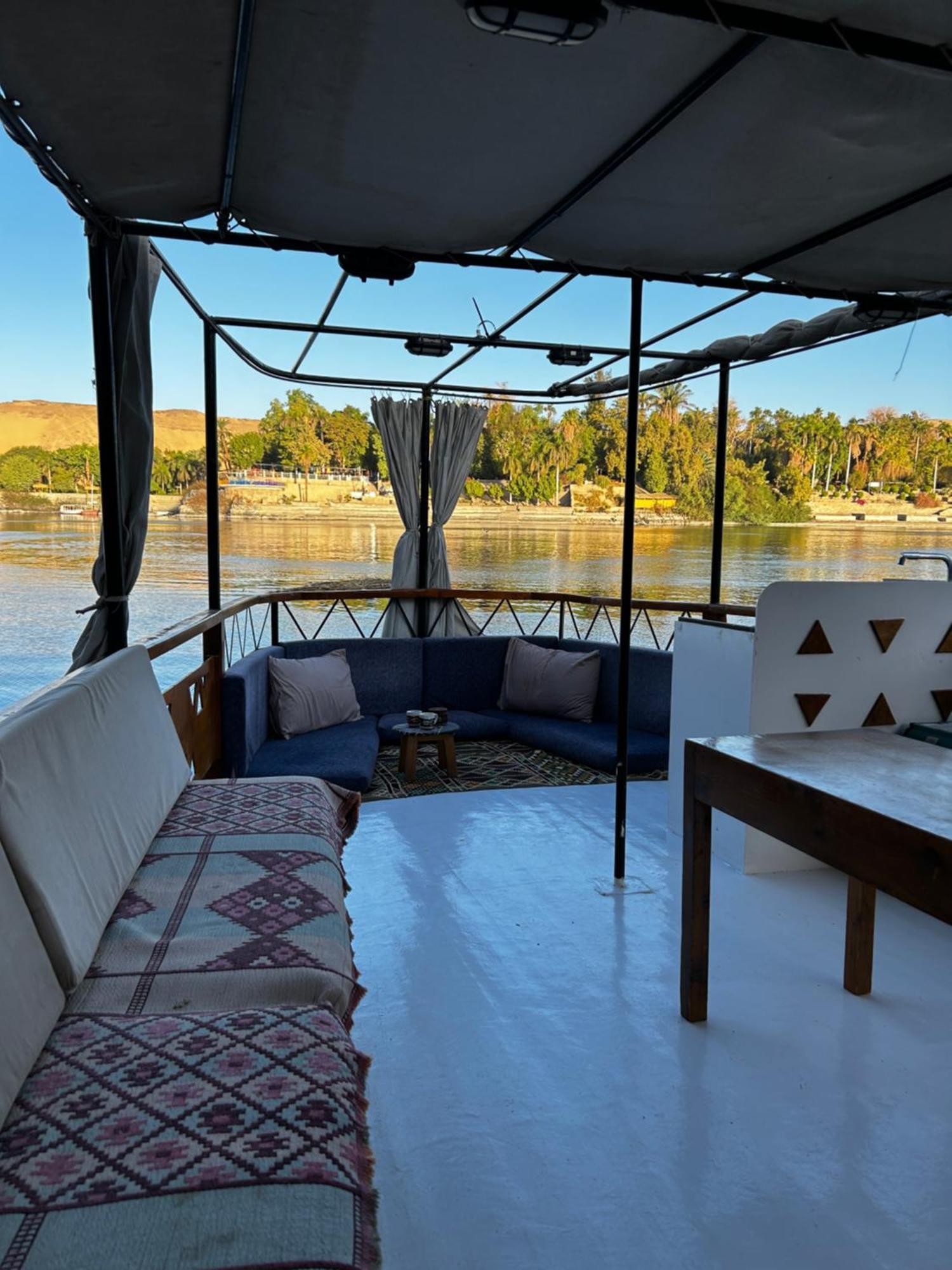Houseboat Hotel And Nile Cruises Zainoba Asvan Dış mekan fotoğraf